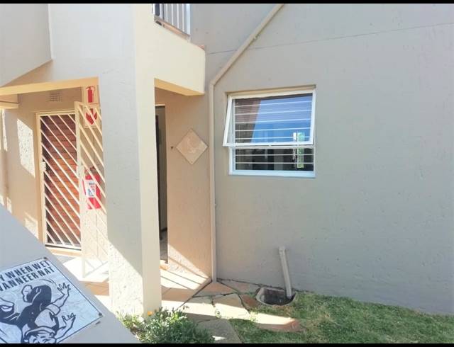 3 BEDROOM FLAT TO LET IN VANDERBIJLPARK SW 5